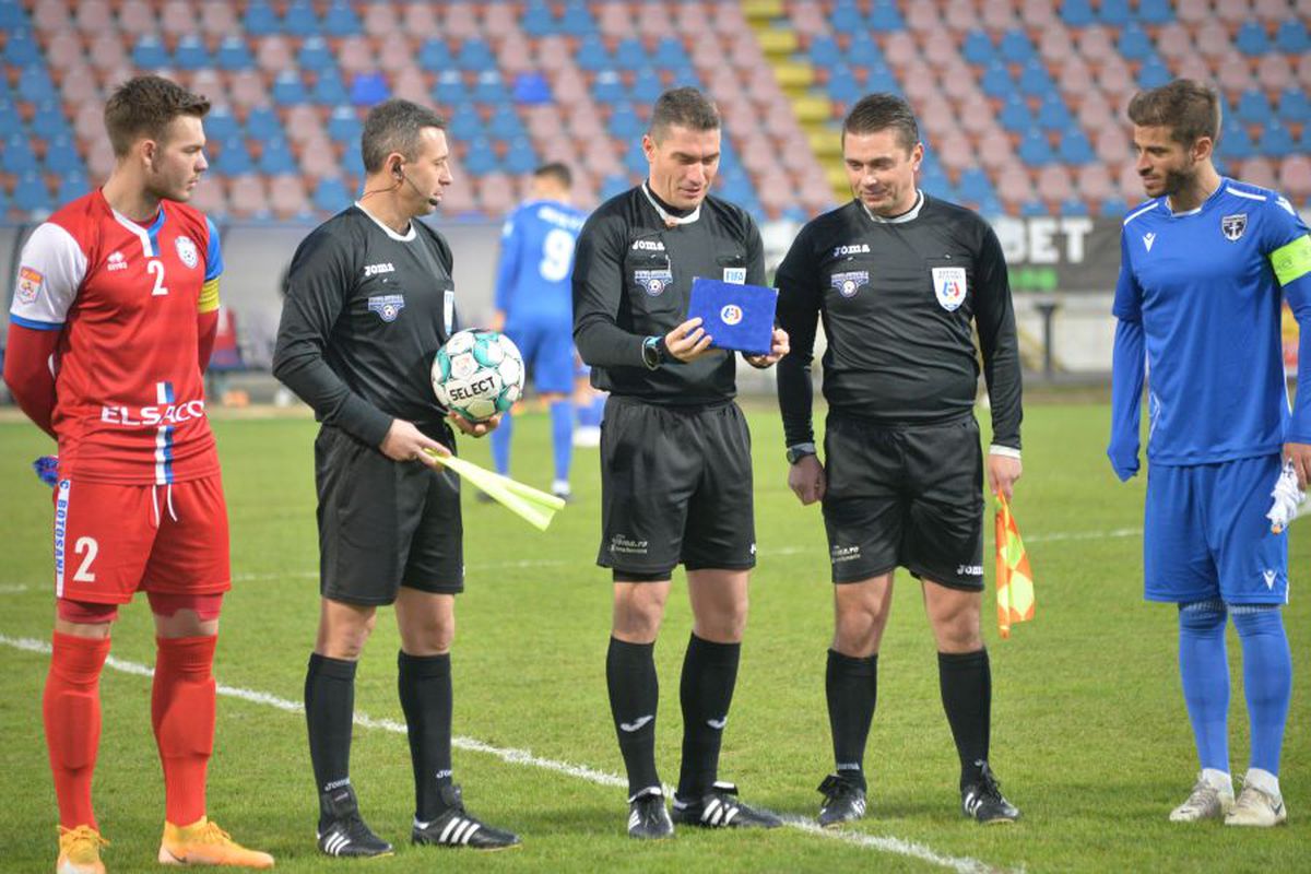 Istvan Kovacs l-a enervat pe Marius Croitoru, în Botoșani - Voluntari: „Al patrulea arbitru se aude clar cum îi spune”