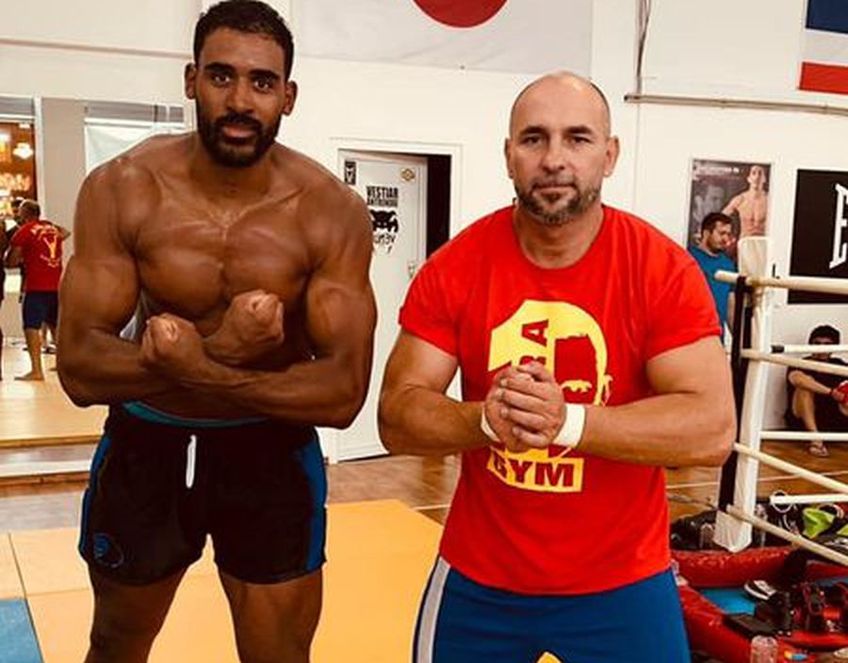 Benny Adegbuyi (35 de ani) l-a învins pe marocanul Badr Hari (36 de ani) în gala Glory 76. Ciprian Sora, unul dintre cei mai importanți luptători de kickboxing din istoria României, a avut un mesaj pentru criticii lui Benny.