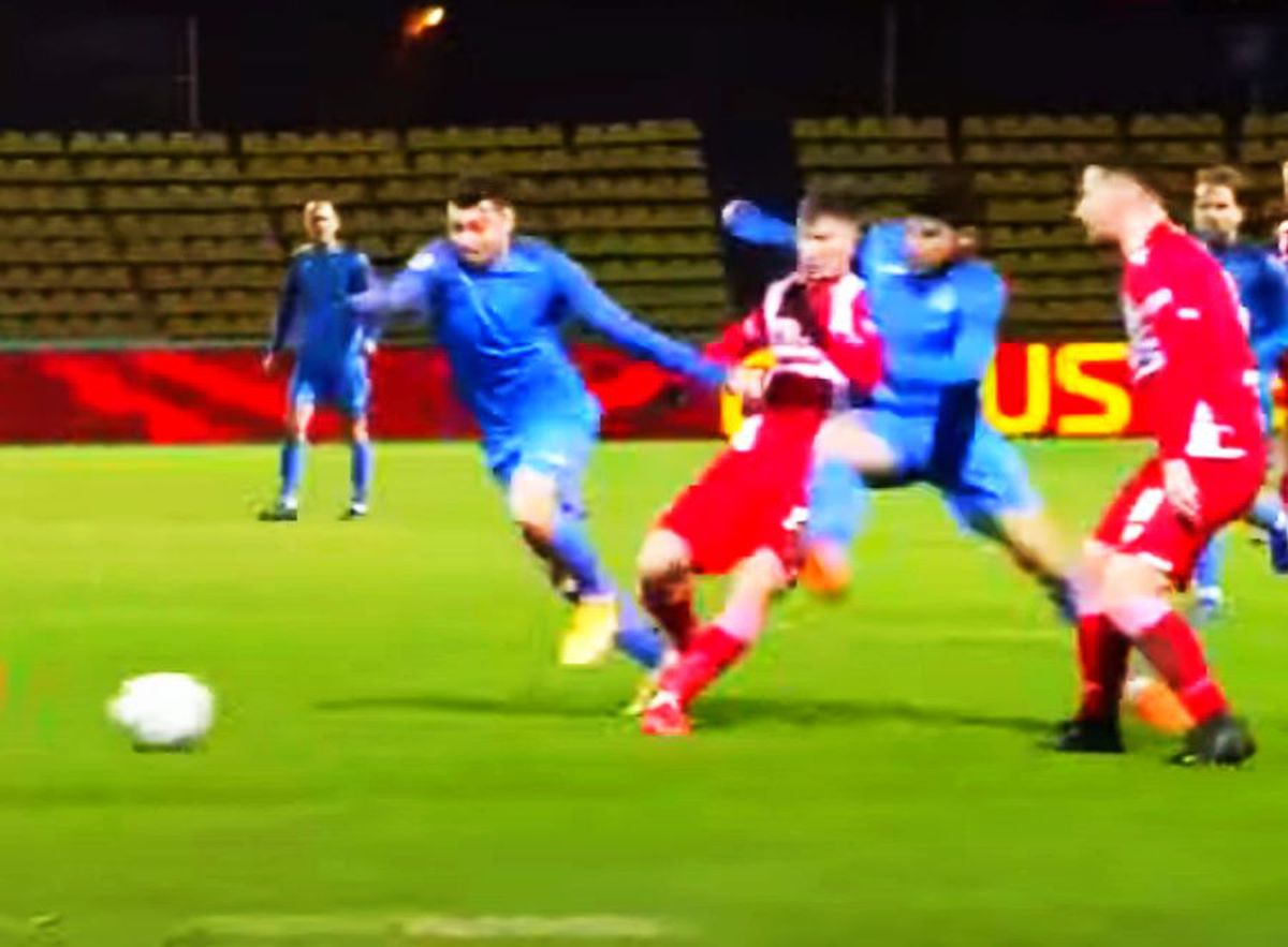 FOTO Cristi Tănase, intrări dure în Clinceni - Dinamo! Hațegan l-a iertat de fiecare dată