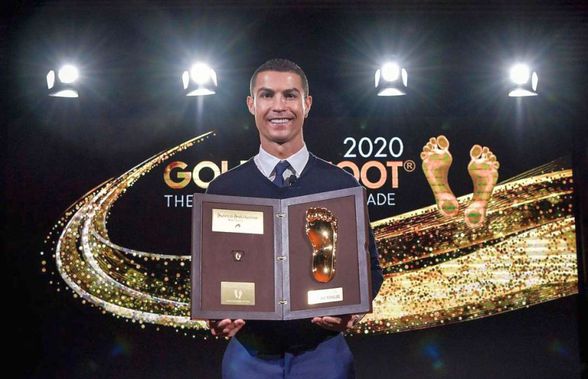 FOTO Cristiano Ronaldo l-a învins pe Messi și a primit trofeul pe care fotbaliștii îl pot câștiga o singură dată în carieră: „Sunt onorat”