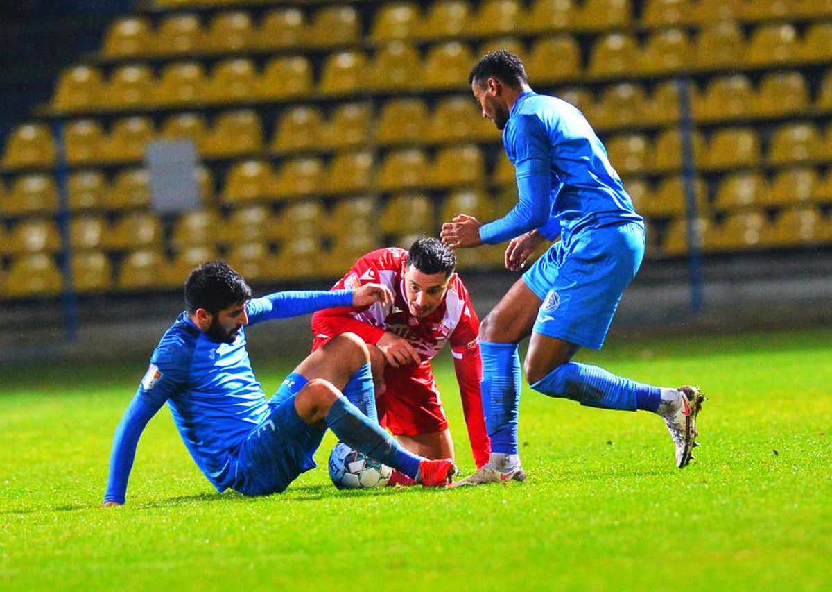 EXCLUSIV Alți 3 jucători ar putea pleca de la Dinamo! Pe cine se teme antrenorul că nu mai găsește la reunire