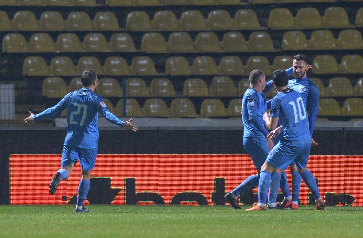 Jucătorii lui Dinamo, ironii pe seama situației din club: „Nici nu știu dacă mi-au mărit salariul” » Ce îi reproșează lui Cortacero și ce speranțe mai au