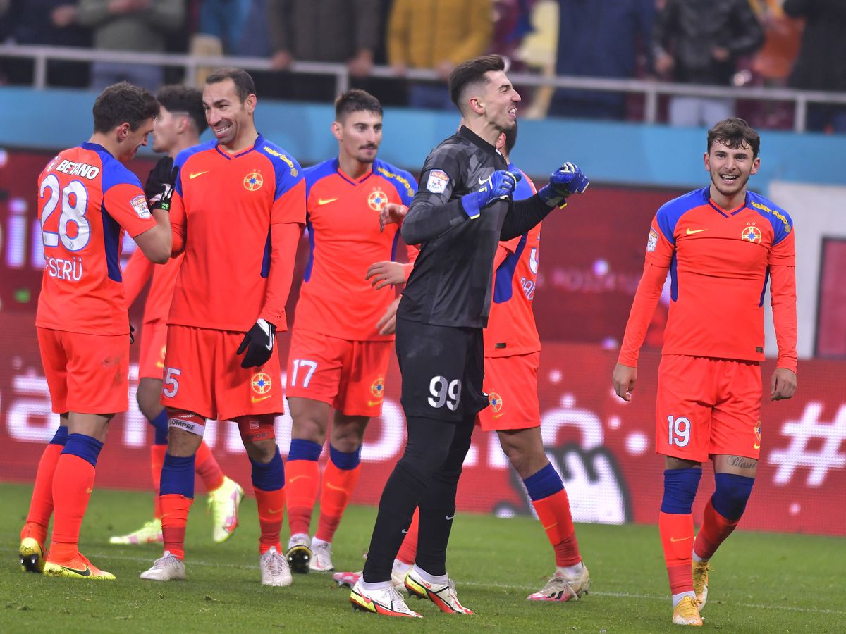 Mihai Stoica, despre „situația ingrată” a fotbalistului captiv la FCSB: „Trebuie să discute cu Gigi”