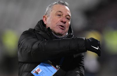 Rednic anunță 14 plecări! A dat și nume: „Ai 5.000 pe lună și ești ridiculizat, trebuie să pleci!” + „Am vrut să amân meciul cu Farul”