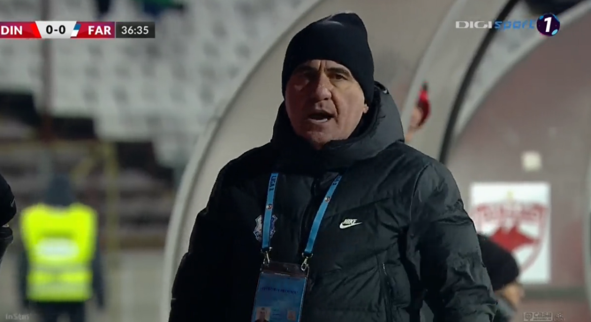 Dinamo - Farul. Hagi a certat un cameraman în timpul meciului