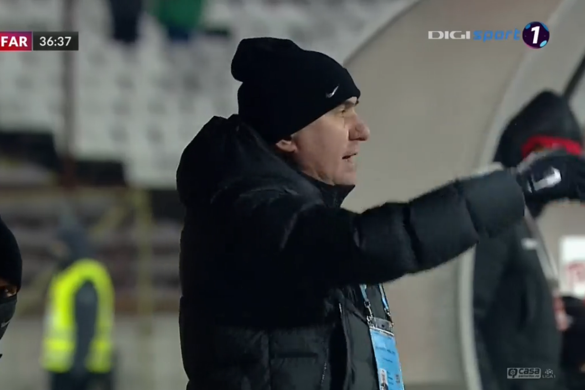 Dinamo - Farul. Hagi a certat un cameraman în timpul meciului