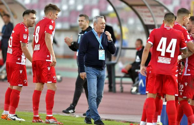 Decimați! Ce improvizații va folosi Rednic la meciul cu Farul + de ce tremură „câinii” în fața lui Hagi