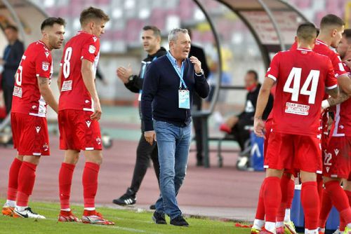 Cu o echipă întreagă pe lista absenților, Mircea Rednic a recunoscut că ar fi bun un punct diseară contra lui Gheorghe Hagi
