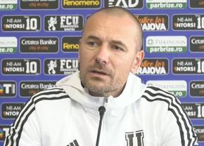 Cuceriți de „interimar”! Elogii în versuri pentru antrenorul de la FCU: „Vasilică antrenor, mai tare ca Ferguson”