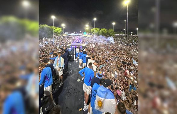 Cupa Mondială a ajuns în Argentina! Nebunie pe străzi, Messi &co. întâmpinați de zeci de mii de oameni