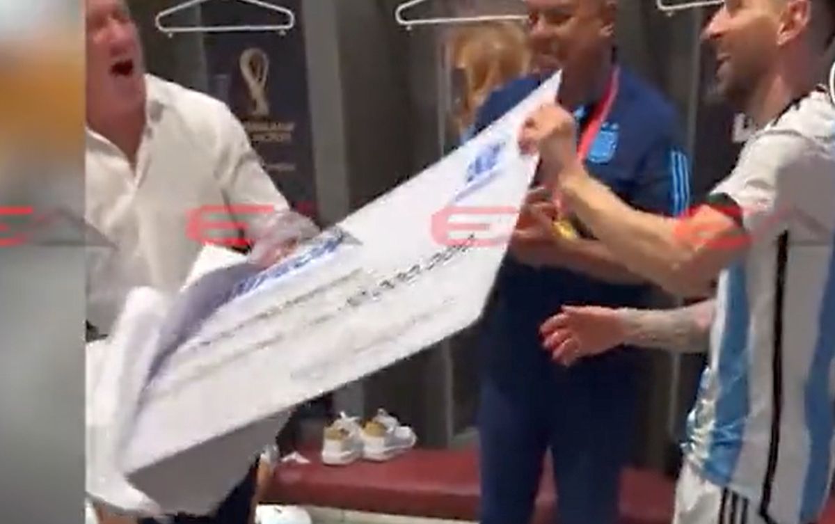 „Dibu” Martinez, protagonist și în timpul paradei de la Buenos Aires » Și-a bătut joc de Mbappe