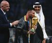 Leo Messi și trofeul Cupei Mondiale