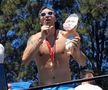 Emiliano Martinez (30 de ani), portarul campioanei mondiale Argentina, a comis-o și în timpul paradei de astăzi.