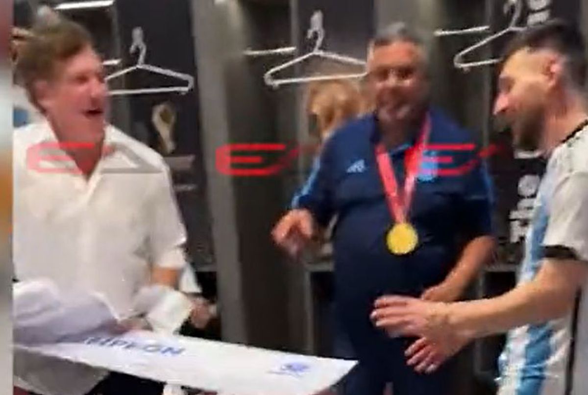 „Cât? Cât?” » Messi a dansat cu cecul uriaș adus în vestiar! Suma totală încasată de Argentina după Mondial