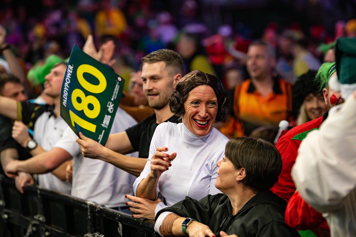 Imagini senzaționale de la Mondialul de Darts