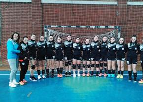 Sânge, spectatori în teren și cartonașe roșii în handbalul juvenil românesc!
