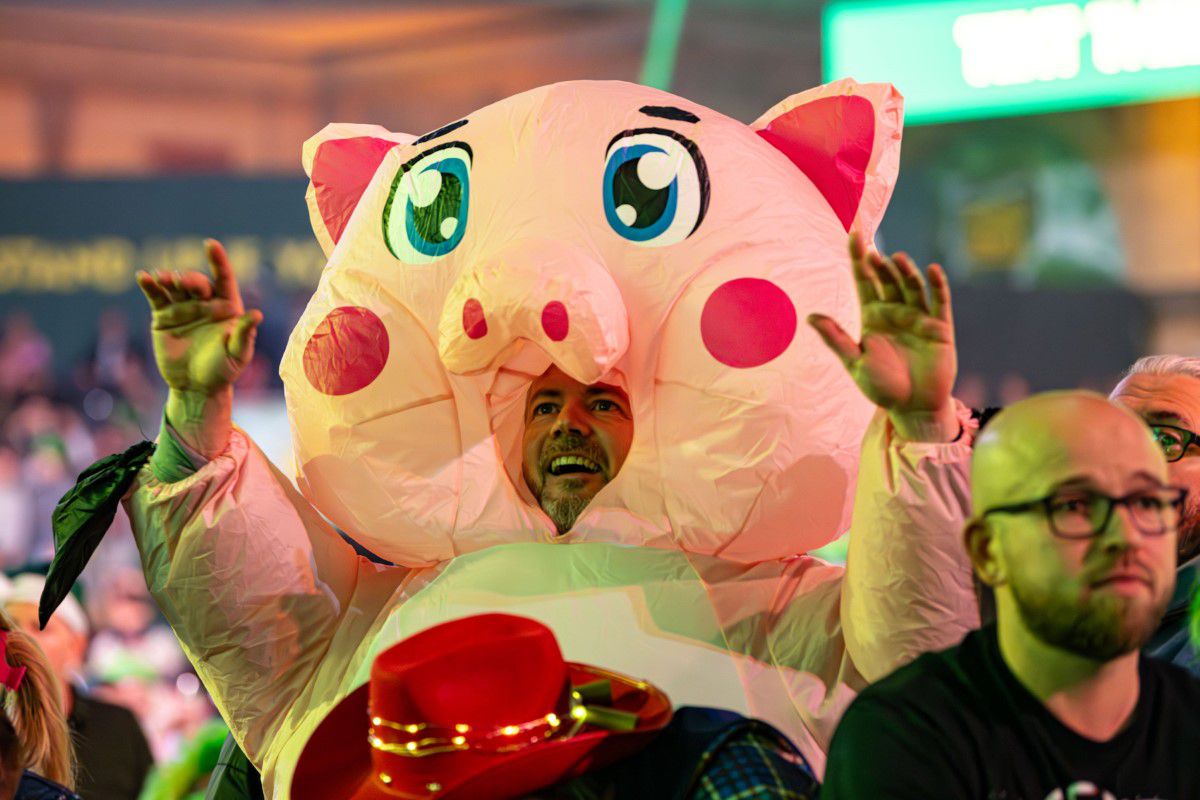 Imagini senzaționale de la Mondialul de Darts