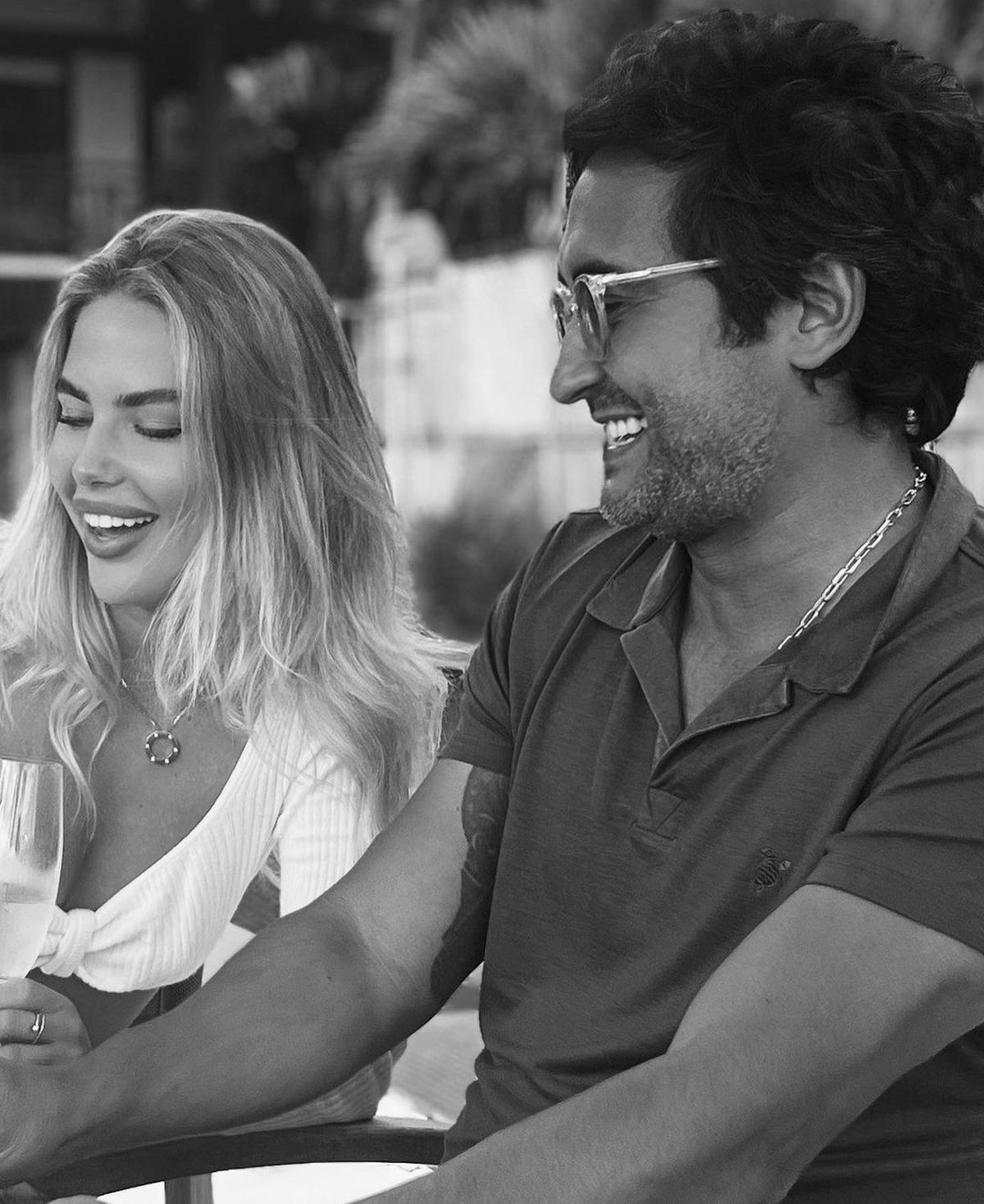 Hărțuită din cauza relației cu „fotbalistul de suflet” al lui Lucescu, Kati și-a găsit un nou iubit » Imagini incendiare postate în fiecare zi