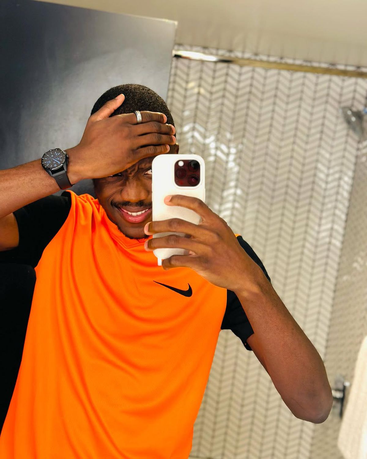 Noua senzație a atletismului » Idolul unui continent, lucrează la fermă și atacă recordul lui Usain Bolt: „În oraș nu ești ființă liberă, dar în tufiș da”