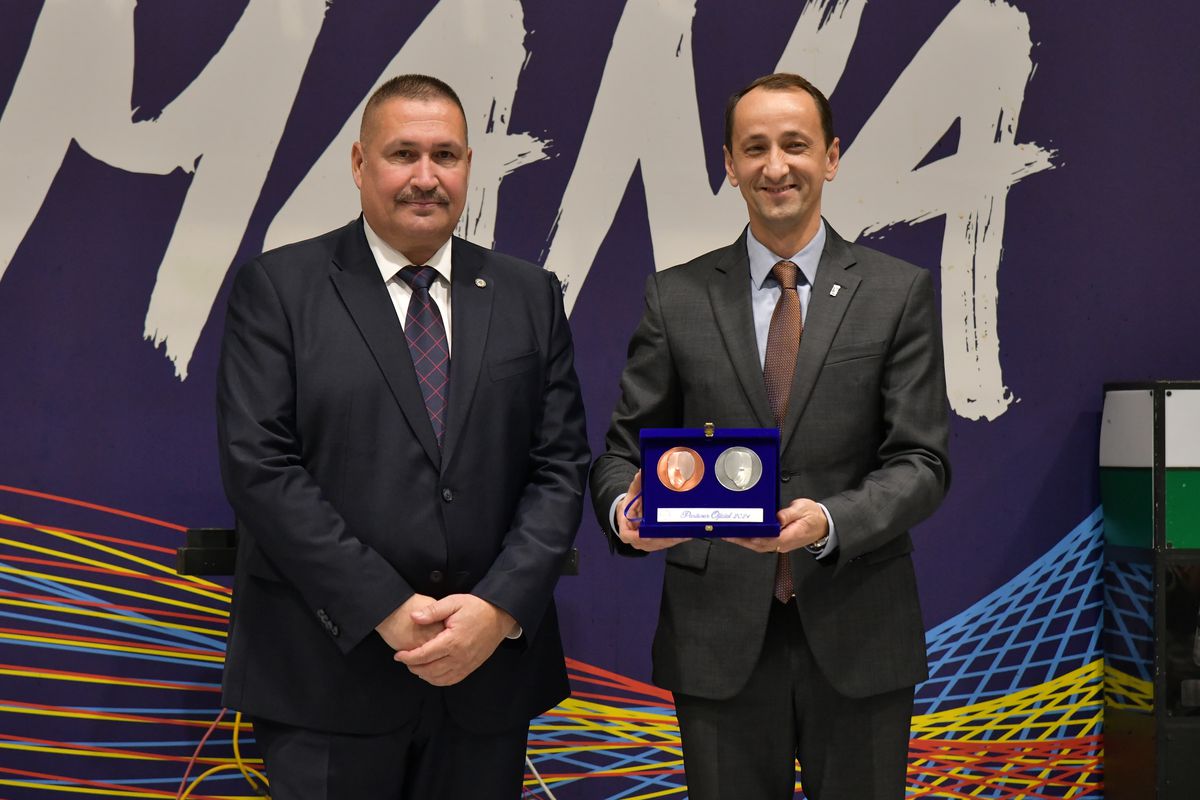 Mălina Călugăreanu și Vlad Covaliu, sportivii anului 2024 » Mihai Covaliu: „Mălina, spune-le colegilor tăi de la alte arme că nu e frumos să lase o fată singură la Jocurile Olimpice!”