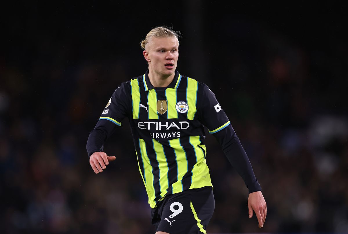 Povestea românului cu un vis grandios: „Vreau tricourile tuturor celor 211 naționale din lume!” » I-a întâlnit pe Man, Budescu și Marius Marin + S-a trezit brusc lângă Mourinho: „Se făcuse întuneric...”