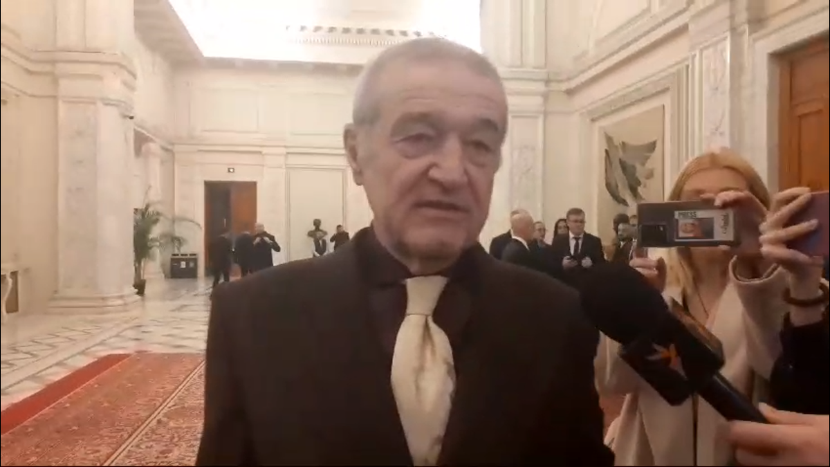 Gigi Becali a făcut circ în Parlamentul României » A smuls microfonul reporterului: „Nu ți-e rușine? Ești obraznic!”