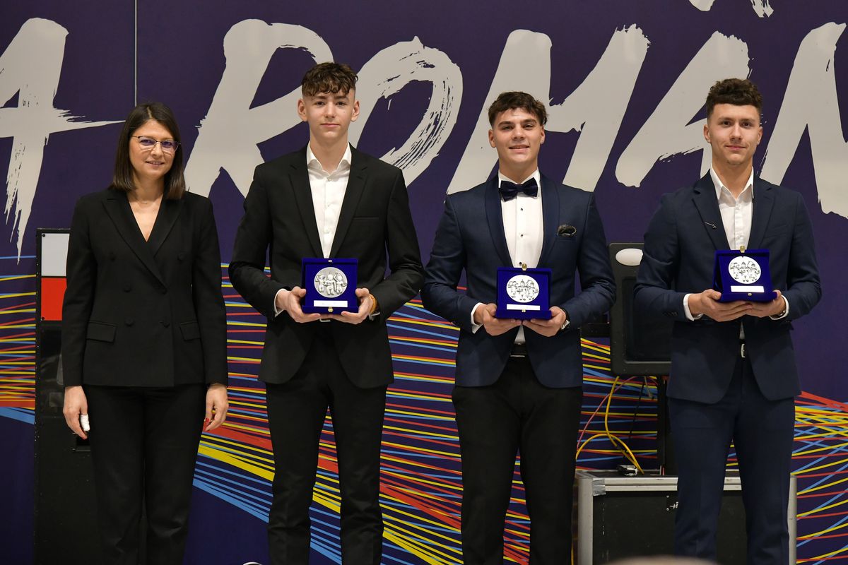 Mălina Călugăreanu și Vlad Covaliu, sportivii anului 2024 » Mihai Covaliu: „Mălina, spune-le colegilor tăi de la alte arme că nu e frumos să lase o fată singură la Jocurile Olimpice!”