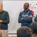 Dan Șucu, discurs în fața vestiarului noului său club, alături de antrenorul Patrick Vieira / Foto: Facebook @ Genoa CFC