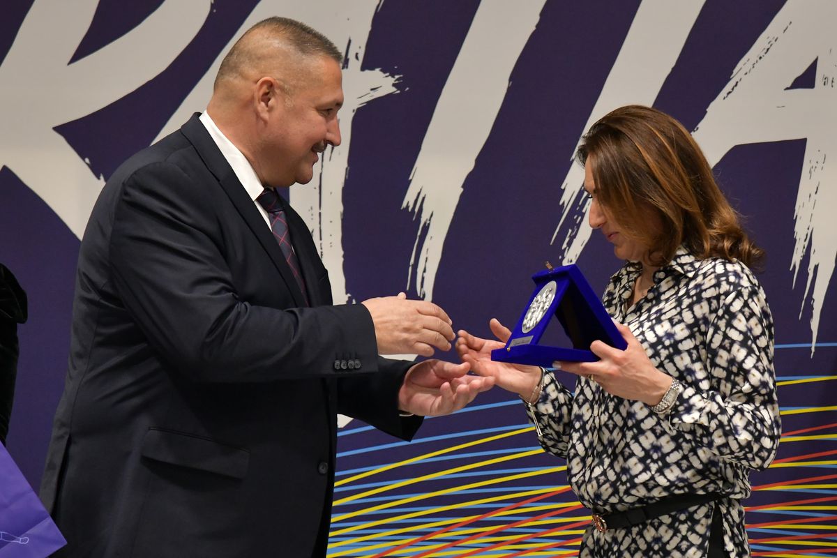 Mălina Călugăreanu și Vlad Covaliu, sportivii anului 2024 » Mihai Covaliu: „Mălina, spune-le colegilor tăi de la alte arme că nu e frumos să lase o fată singură la Jocurile Olimpice!”