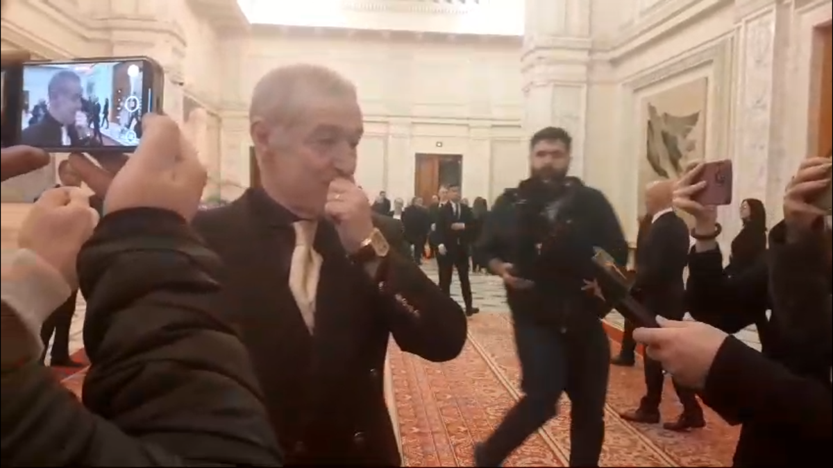 Gigi Becali a făcut circ în Parlamentul României » A smuls microfonul reporterului: „Nu ți-e rușine? Ești obraznic!”