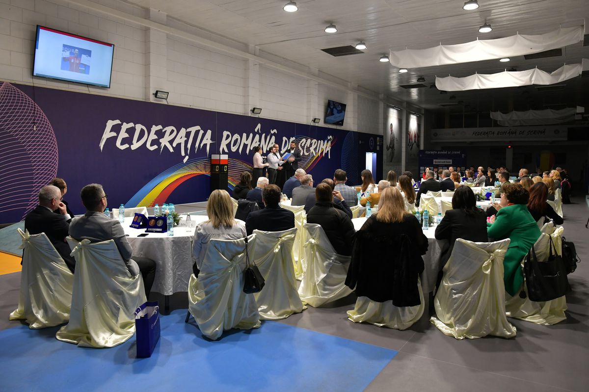 Mălina Călugăreanu și Vlad Covaliu, sportivii anului 2024 » Mihai Covaliu: „Mălina, spune-le colegilor tăi de la alte arme că nu e frumos să lase o fată singură la Jocurile Olimpice!”