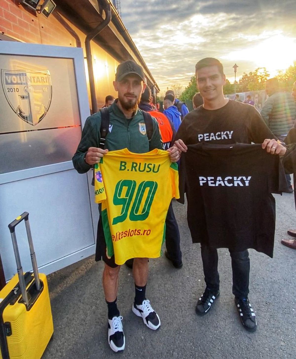 Antonio Moșoiu (Peacky Football) și grandioasa lui colecție de tricouri