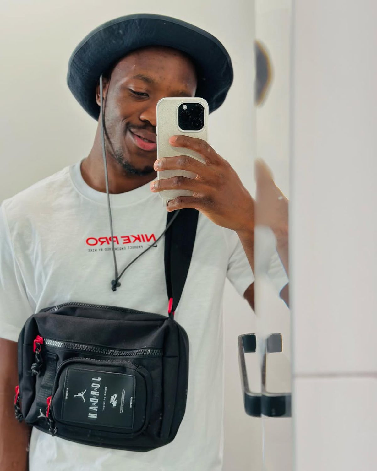 Noua senzație a atletismului » Idolul unui continent, lucrează la fermă și atacă recordul lui Usain Bolt: „În oraș nu ești ființă liberă, dar în tufiș da”