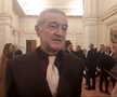 Gigi Becali a luat microfonul unui reporter în Parlamentul României, foto: captură video puterea.ro