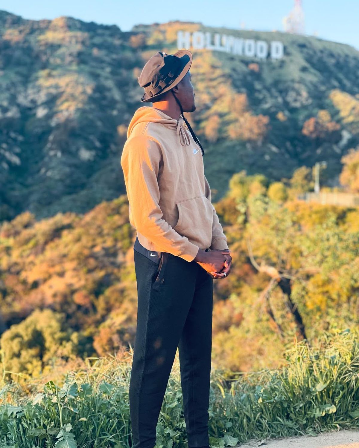 Noua senzație a atletismului » Idolul unui continent, lucrează la fermă și atacă recordul lui Usain Bolt: „În oraș nu ești ființă liberă, dar în tufiș da”