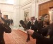 Gigi Becali a luat microfonul unui reporter în Parlamentul României, foto: captură video puterea.ro