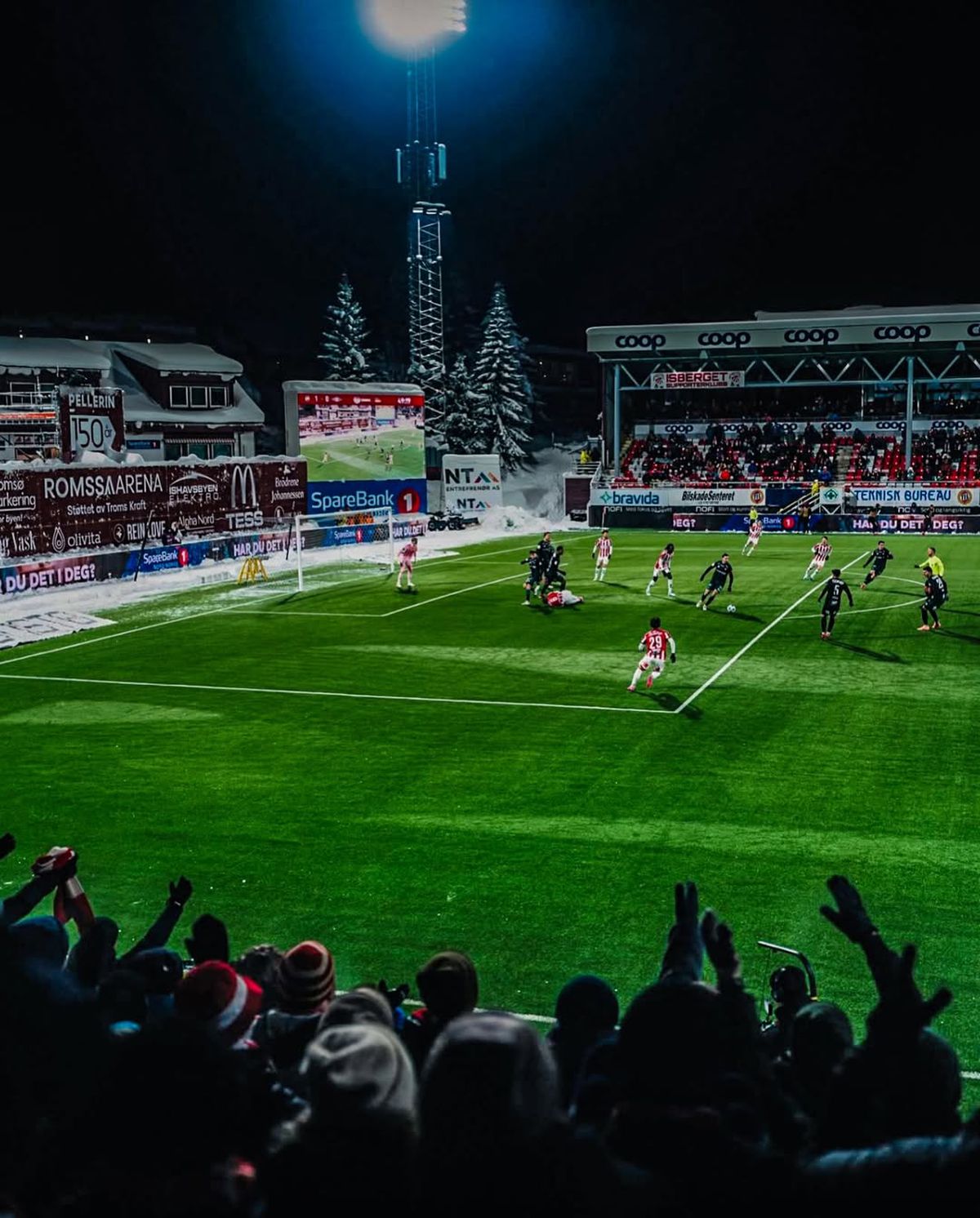 Imagini fabuloase » Își dispută meciurile de acasă pe cel mai pitoresc stadion din Europa!