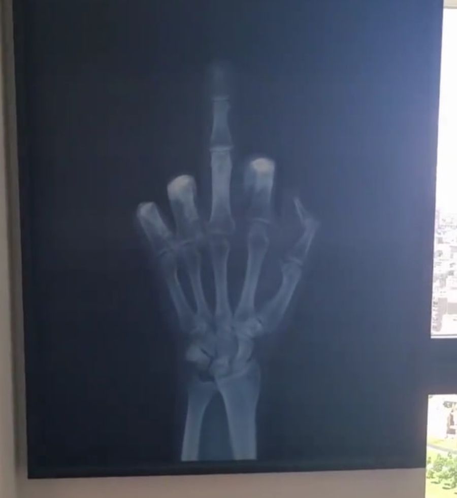 Iată unde locuiește Zlatan Ibrahimovic în Milano: penthouse de 5 milioane de euro la etajul 34, piscină interioară, mobilier de la designeri faimoși + Ce cartier de lux a ales Cristi Chivu