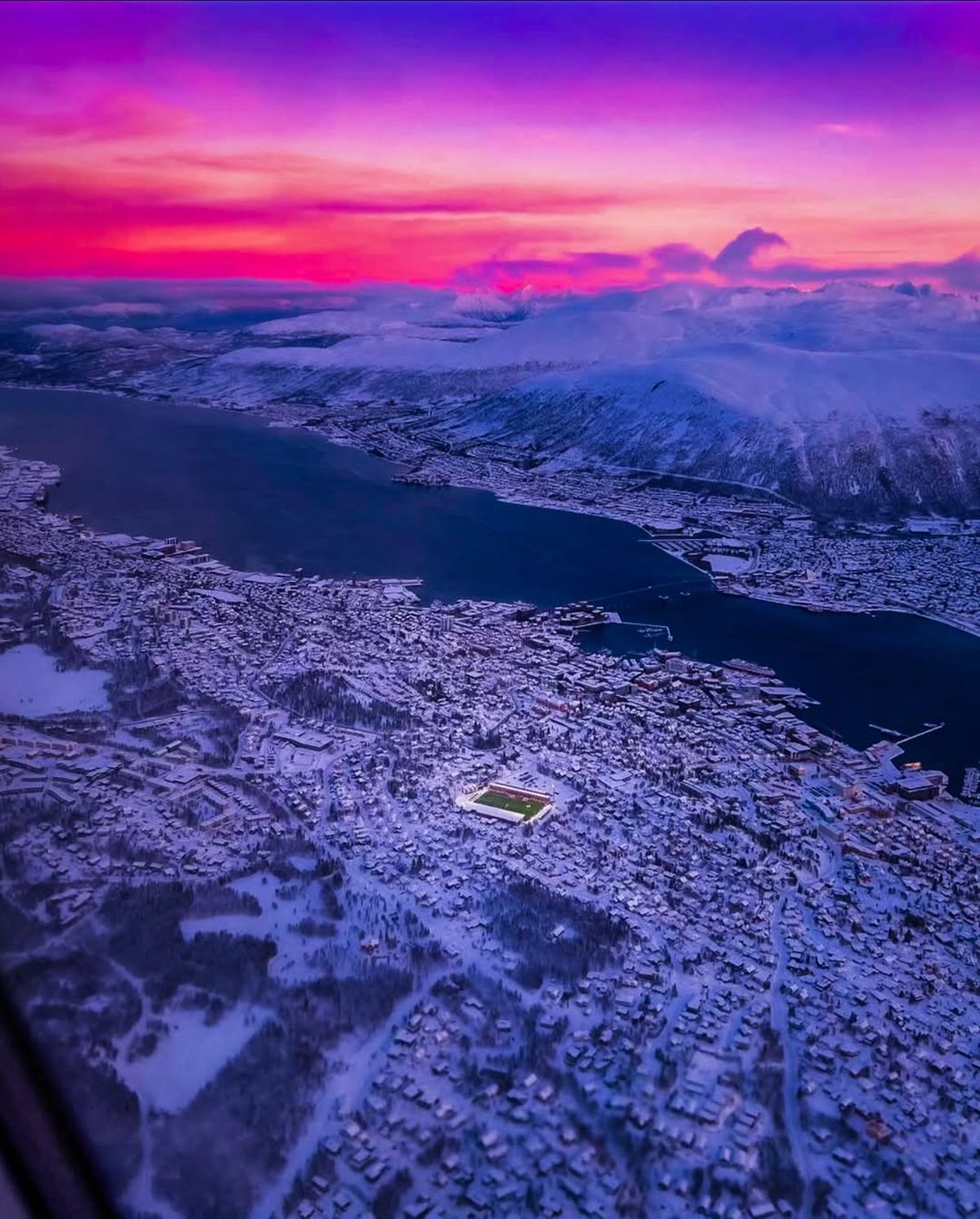 Imagini fabuloase » Își dispută meciurile de acasă pe cel mai pitoresc stadion din Europa!
