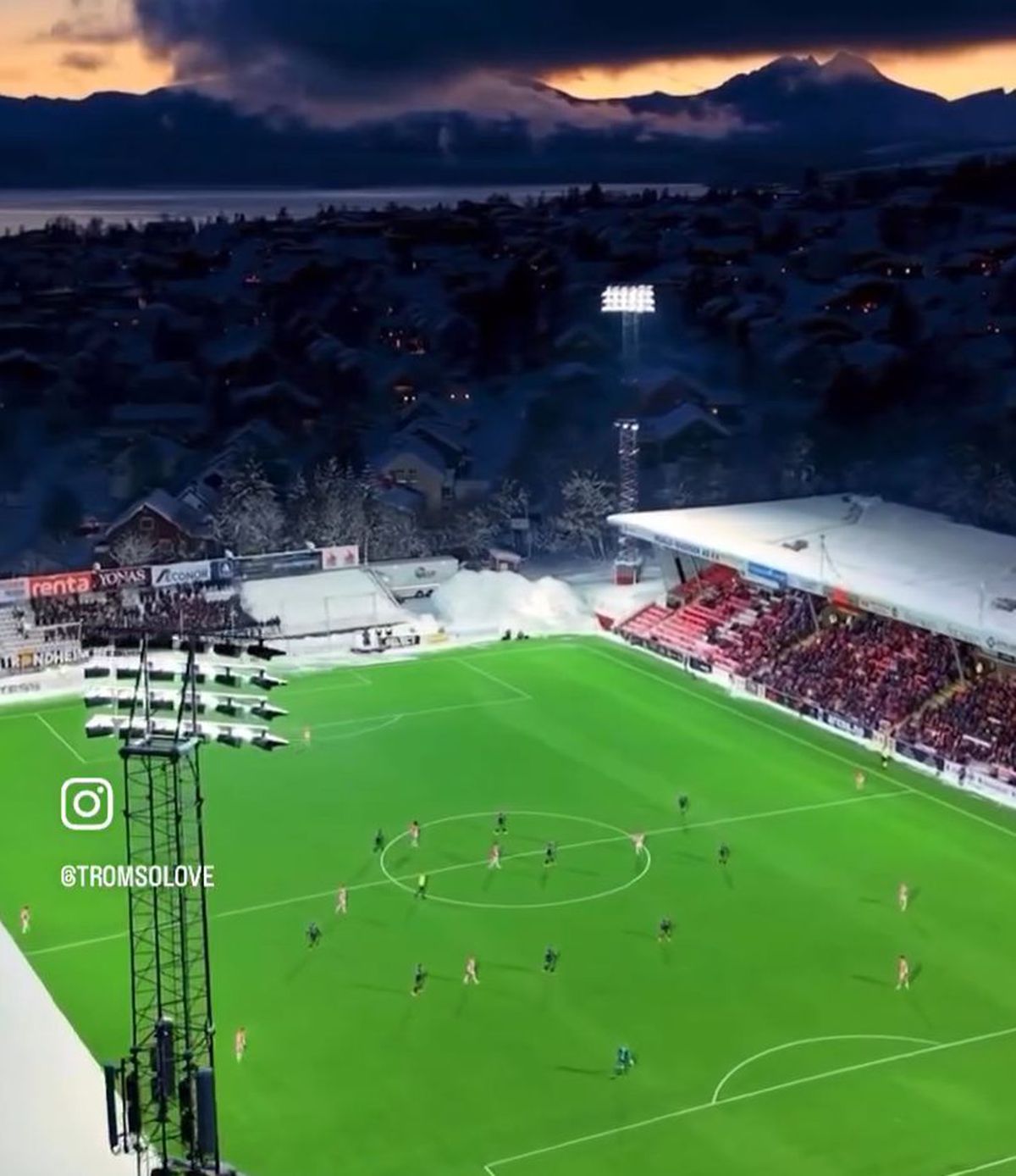 Imagini fabuloase » Își dispută meciurile de acasă pe cel mai pitoresc stadion din Europa!