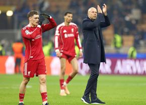 Arne Slot admite: „Acest jucător își construiește corpul pentru Premier League”