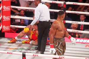 KO în runda 6! Anthony Joshua i-a făcut o fractură dublă de mandibulă lui Jake Paul, în lupta de 200 de milioane $
