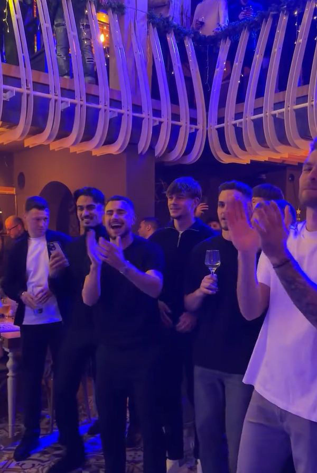 Explicație incredibilă » De ce au mers jucătorii de la Craiova la o petrecere cu manele după drama de la Atena