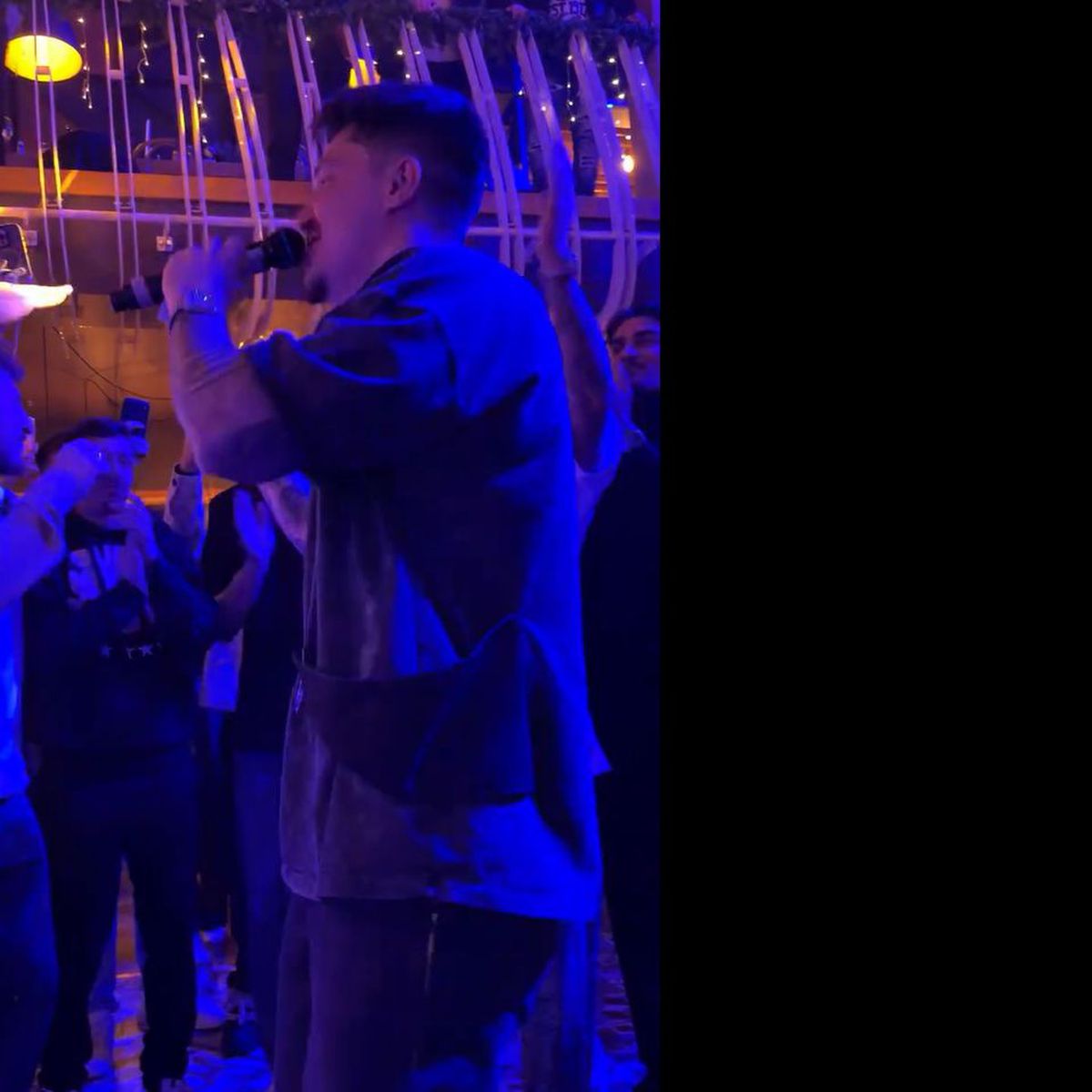 „Made in Oltenia” » Cu Baiaram și Cicâldău în frunte, jucătorii au petrecut cu manele, la o zi după drama de la Atena: „Pentru Cristina, soția mea”