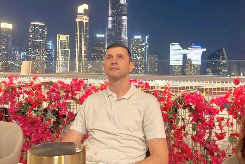 GALERIE FOTO Cu Burj Khalifa în spate, Claudiu Răducanu a ieșit la atac: „Pentru cei care nu pot dormi noaptea”