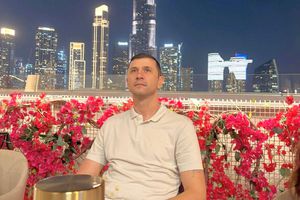 Cu Burj Khalifa în spate, Claudiu Răducanu a ieșit la atac: „Pentru cei care nu pot dormi noaptea”