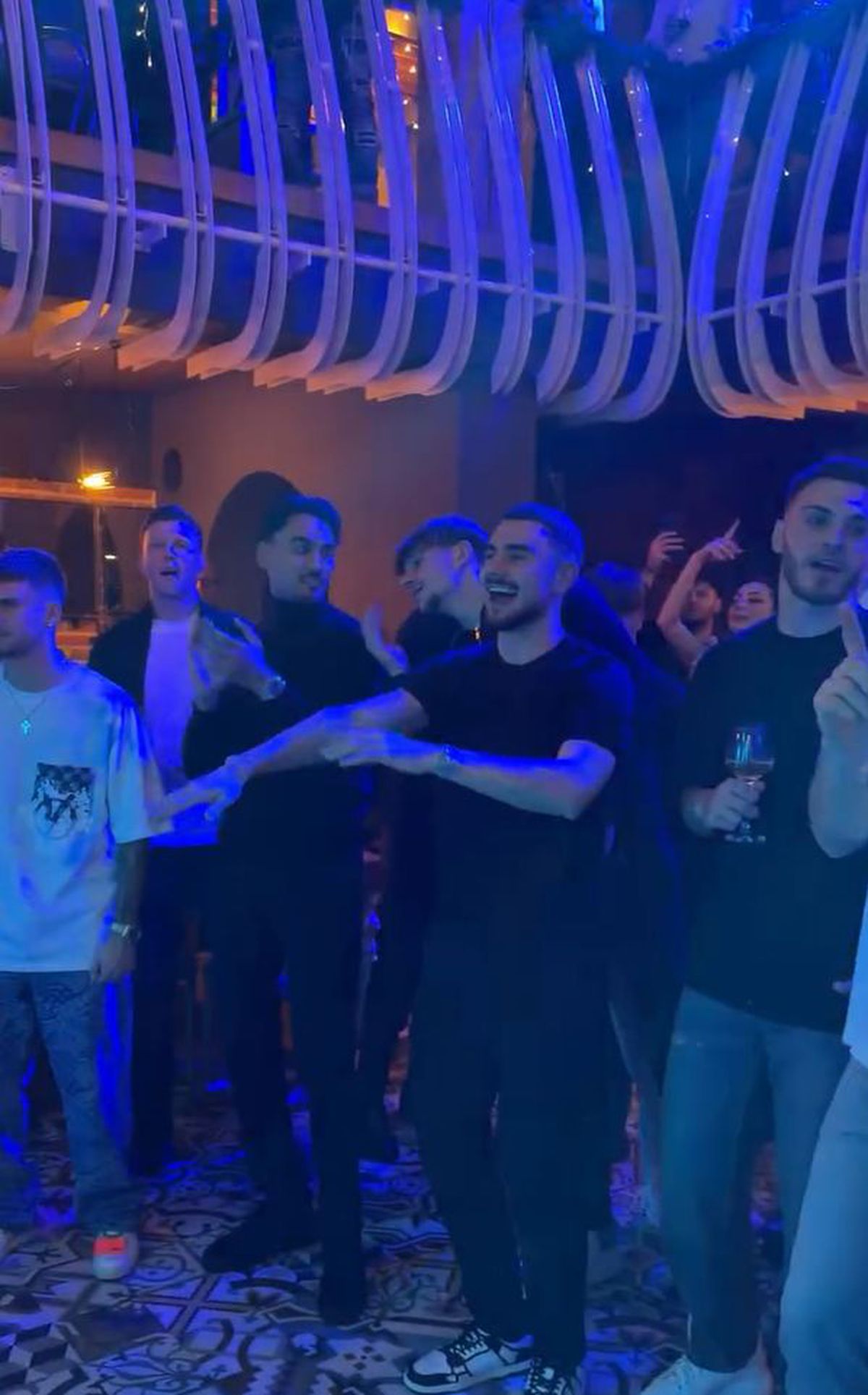 Explicație incredibilă » De ce au mers jucătorii de la Craiova la o petrecere cu manele după drama de la Atena