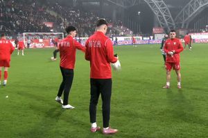 UTA - Dinamo, duel pentru primul loc în Superliga » Echipe de start pentru duelul de la Arad: Roșca revine