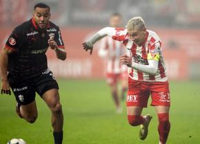 Defensiva lui Dinamo, făcută franjuri de UTA! Fostul câine „a mușcat” și apoi nu a mai putut fi oprit de colegi după gol