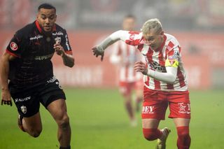 Defensiva lui Dinamo, făcută franjuri de UTA! Fostul câine „a mușcat” și apoi nu a mai putut fi oprit de colegi după gol